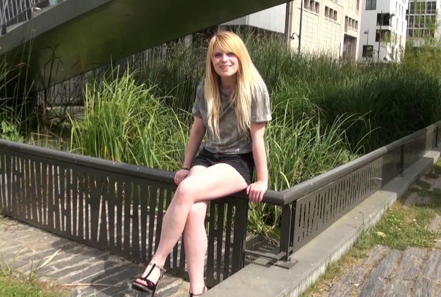 petite salope de 18 ans