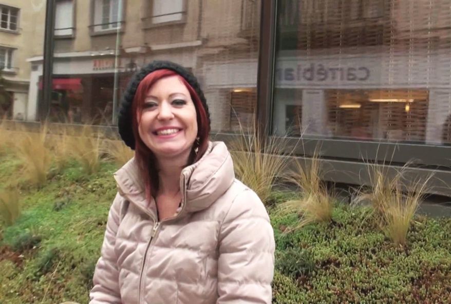 cette infirmière à Lyon a besoin d’une partie de cul pour se changer les esprits