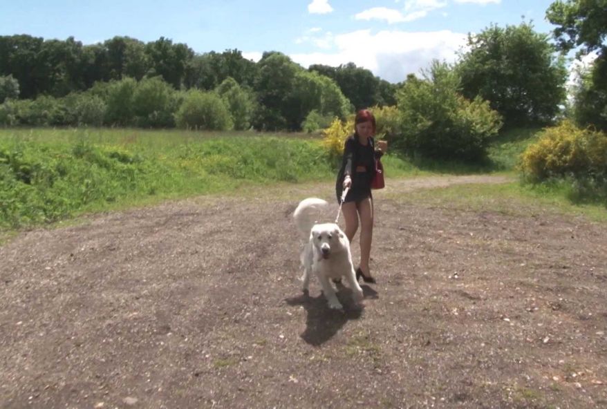 ta mère veut se faire baiser dans le dos de ton père !!