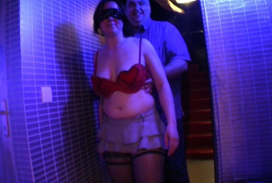 le gangbang de mon épouse dans une cave d’hlm