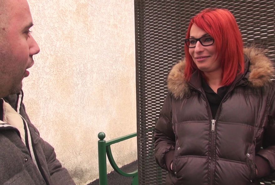 amatrice rousse se fait defoncer le cul lors d’un casting