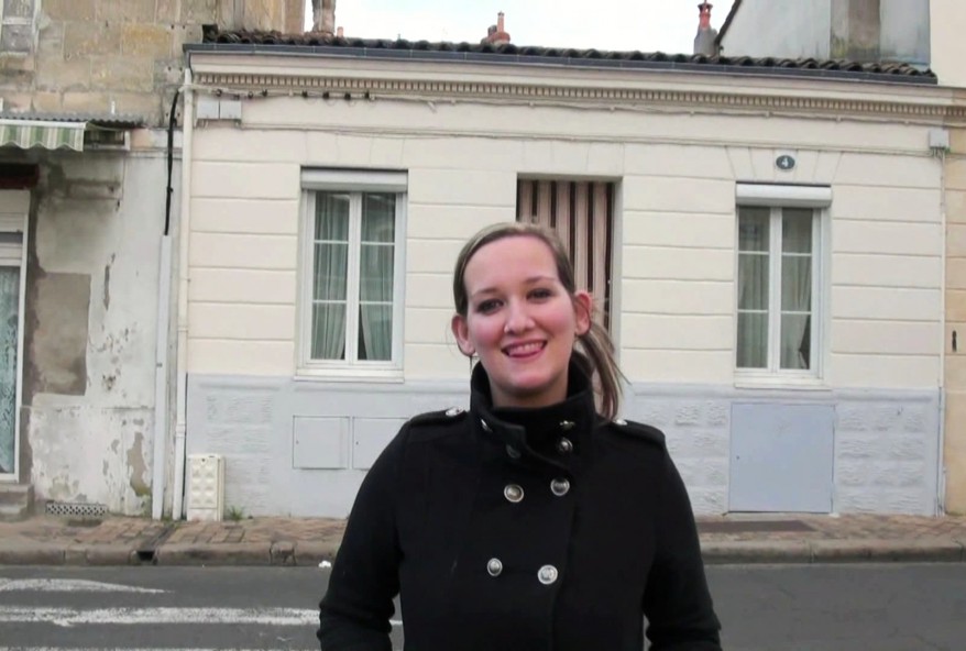 jeune blonde à gros seins nous laisse l’enfiler