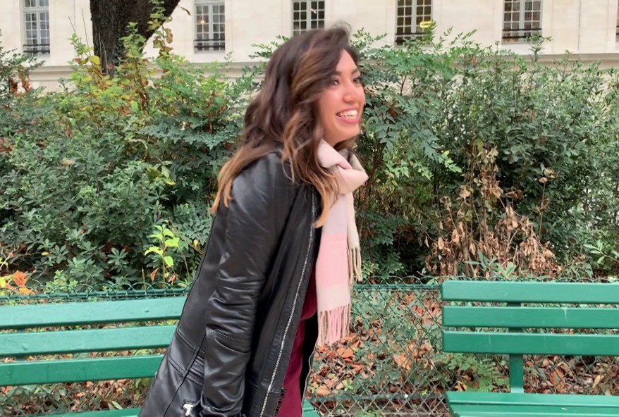 baiser une jolie touriste mexicaine sur paris