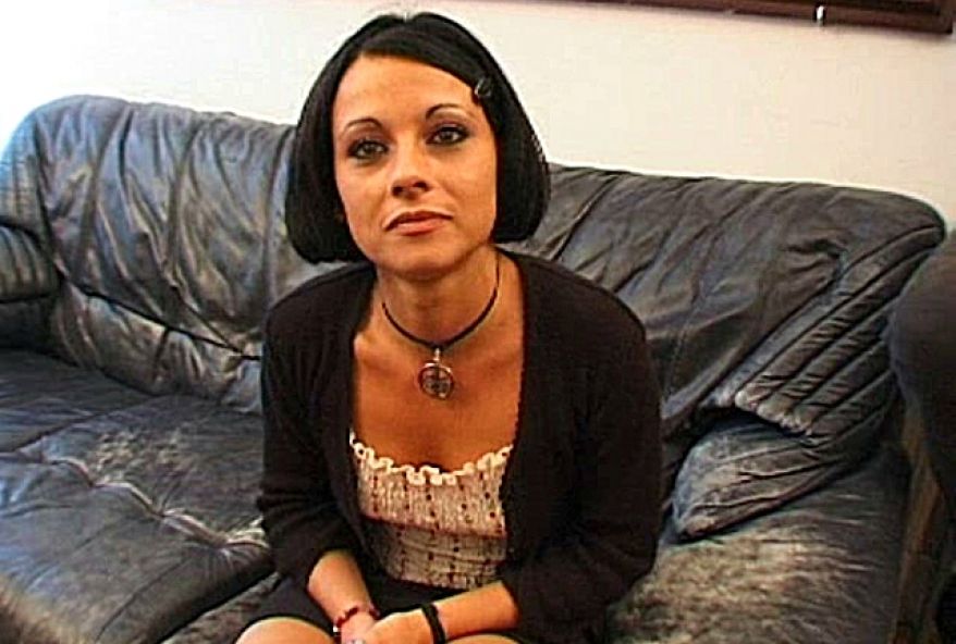 sexe avec une jeune fille à papa de 19 ans