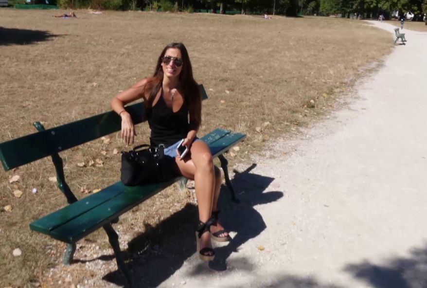 sur paris on y rencontre de la jeune cochonne