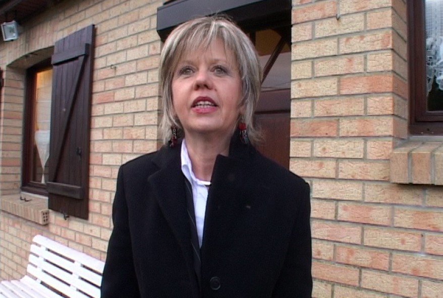 femme mature de Calais tourne sa premiere video