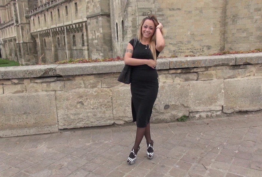 la double penetration vaginale d’une jolie coquine de monaco