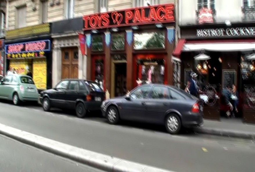 exhibition de mon epouse dans un sexshop de Pigalle