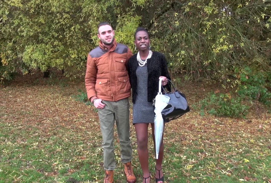 regarde ta copine noire se faire baiser comme une chienne !!